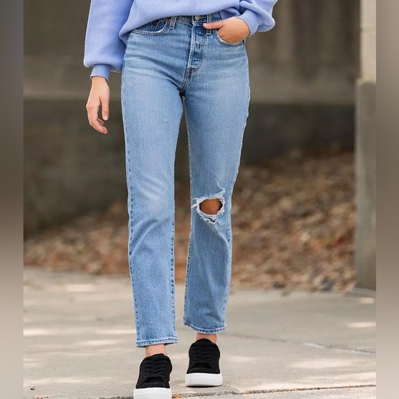 Levi's Denim - Women’s Levi’s Wedgie Straight Distressed Jeans